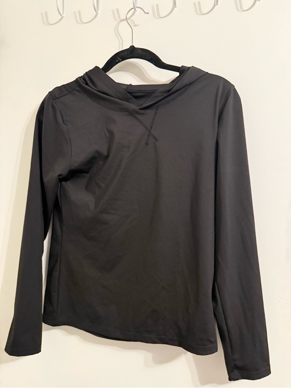 Women’s Black Long-Sleeve Hooded Performance Top